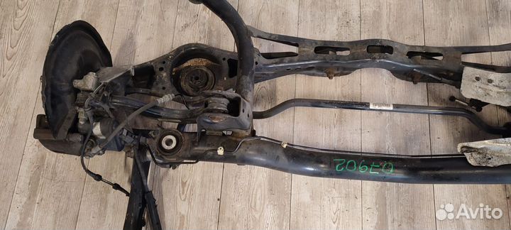 Volkswagen Passat B7 Задний подрамник балка