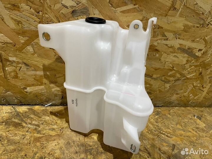 Бачок омывателя Тойота Рав 4 50