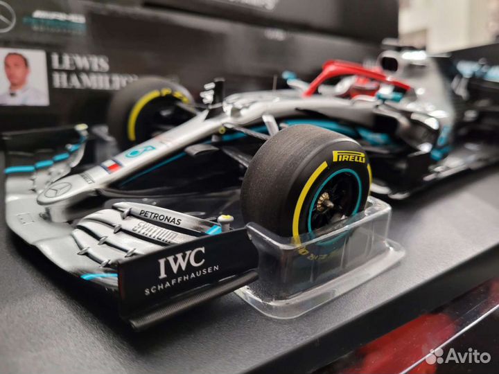 Модель 1/18 F1 Mercedes W10 EQ Power+, Л.Хэмилтон