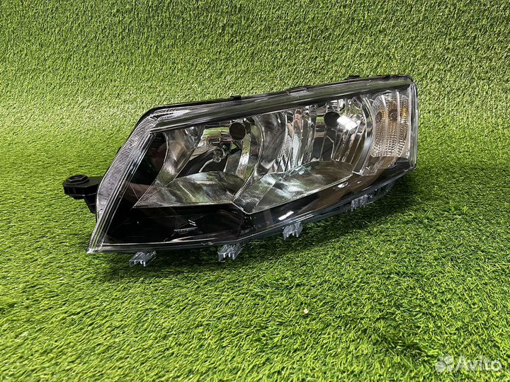 Фары Skoda Octavia A7 III