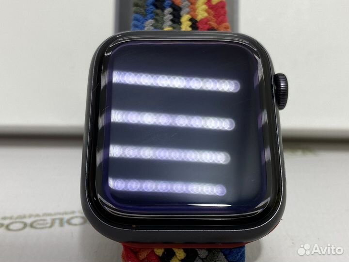 Смарт-часы Apple Watch SE 44mm