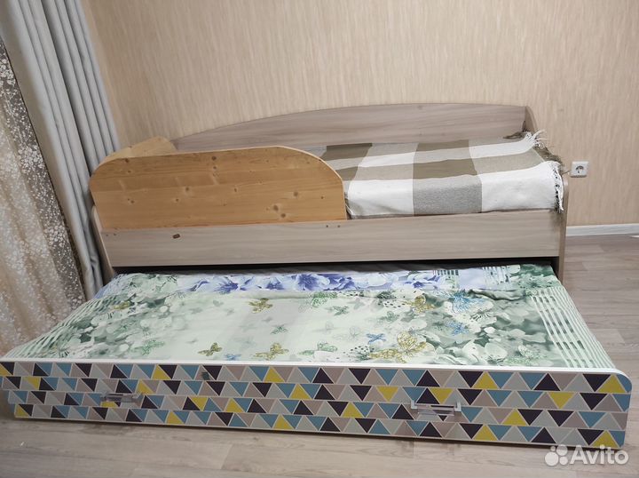 Двухярусная кровать