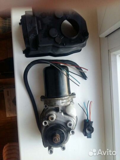 Мотор стеклоочистетеля Valeo