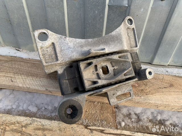 Кронштейн двигателя левый Рено Меган 1.5 dCi K9K