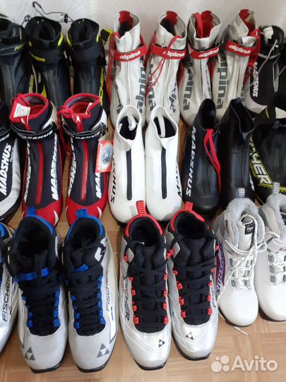 Лыжные ботинки коньковые,классические