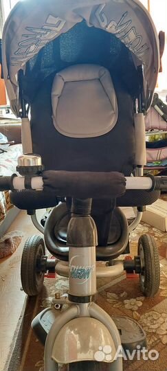 Детский велосипед с ручкой