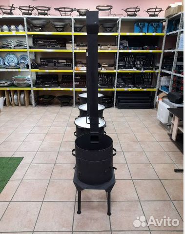 Печь под казан с дымоходом и дверцей