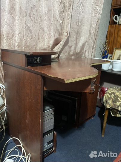 Компьютерный стол