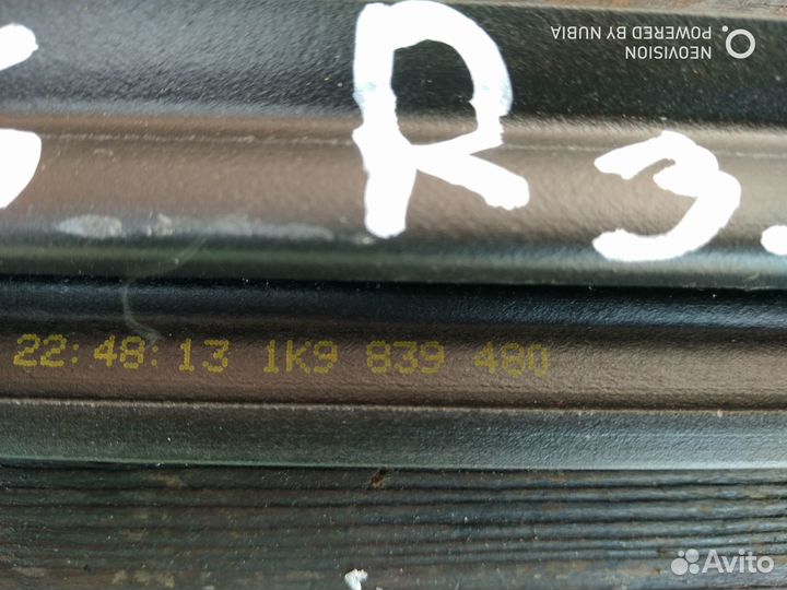 Уплотнитель стекла задний левый VW Гольф 6 универ