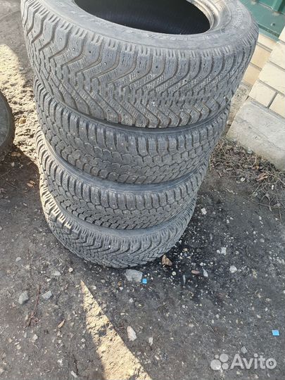 Goodyear 4x4 UG Ice Navi 215/65 R15 96S