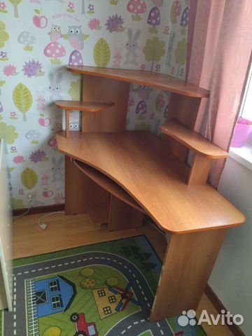 Компьютерный письменный стол