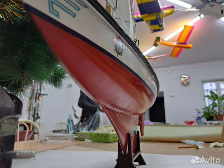 Модель парусной яхты