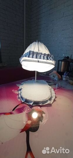 Настольный светильник