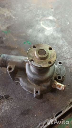 Помпа на УАЗ газ волга