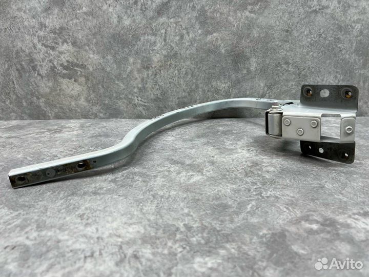 Петля крышки багажника правая Volkswagen Polo 5
