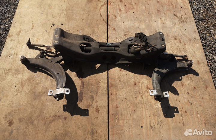 Подрамник двс всборе Subaru forester sg5