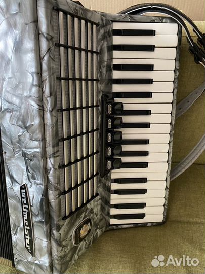 Аккордеон Weltmeister Stella 3/4 с футляром