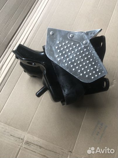 Подушка двигателя cadillac escalade