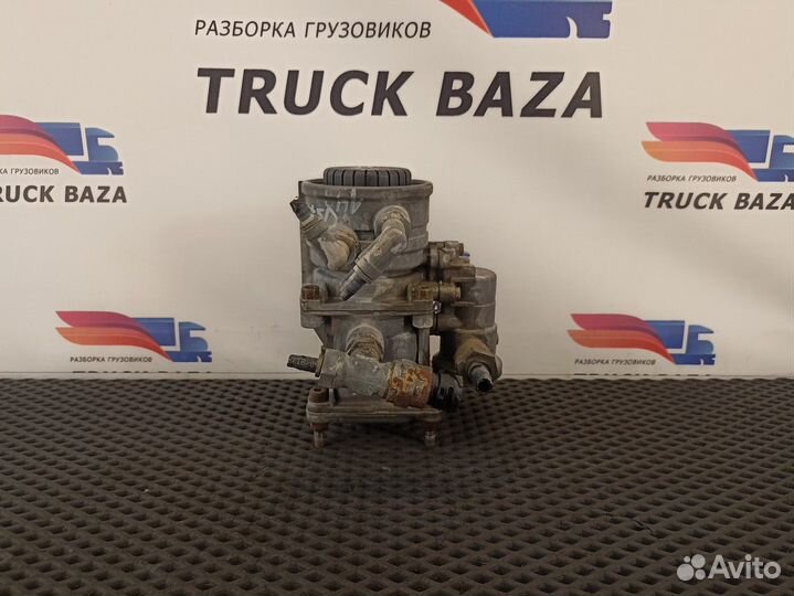 20456422 Кран управления тормозами прицепа