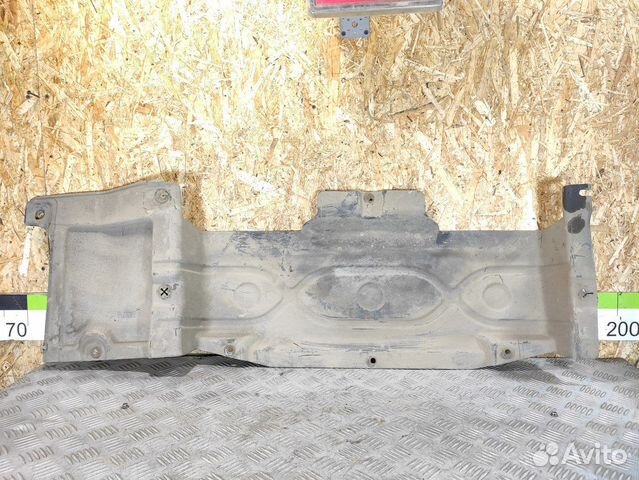 Защита антигравийная левая Volkswagen Transporter