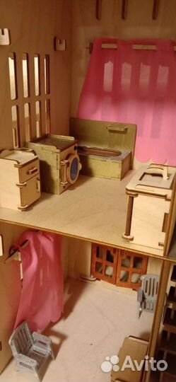 Домик кукольный