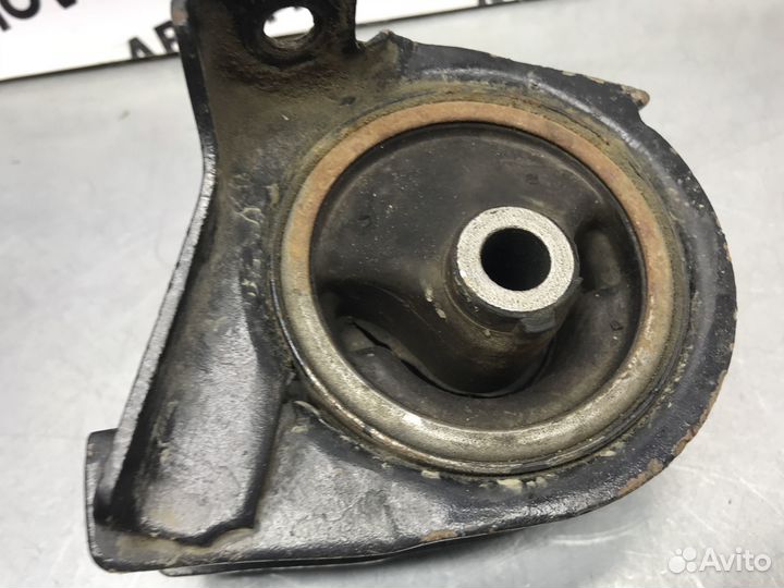 Подушка двигателя правая Honda HR-V GH1 1999 г.в