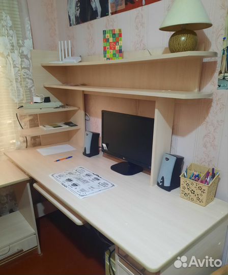 Компьютерный стол