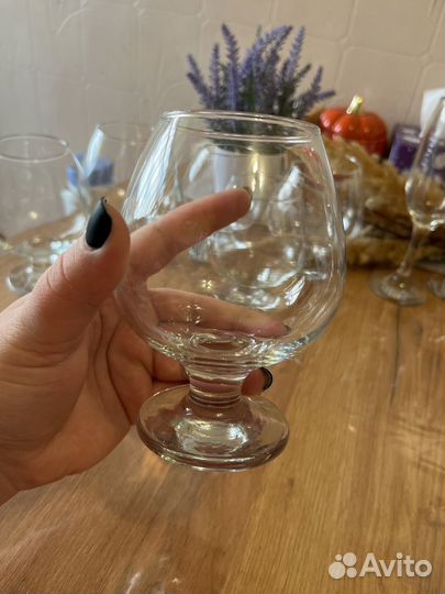 Бокалы для шампанского. Стаканы. Бокал для пива