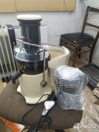 Соковыжималка Bork S511