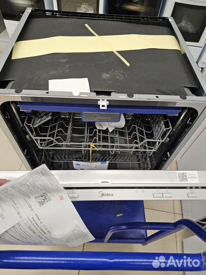 Новпя, но витринная Midea mid60s110i