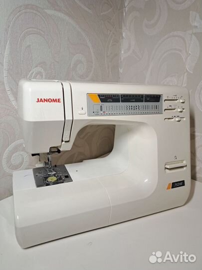 Швейная машина janome 7524e