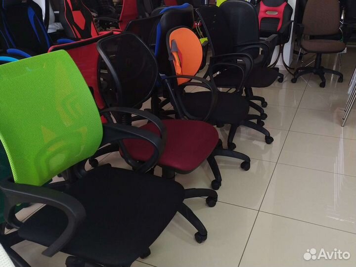 Кресло компьютерное 696 N