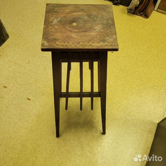 Подставка под цветы