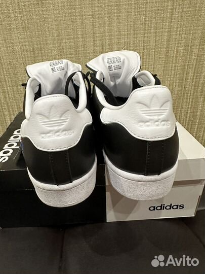 Кроссовки adidas