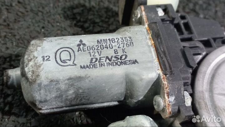 Mitsubishi L200 стеклоподъемник