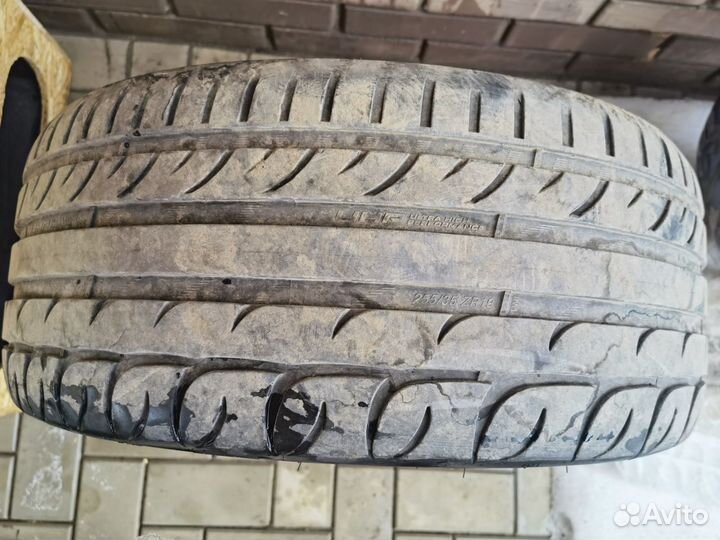 Tigar High Performance 255/35 R19