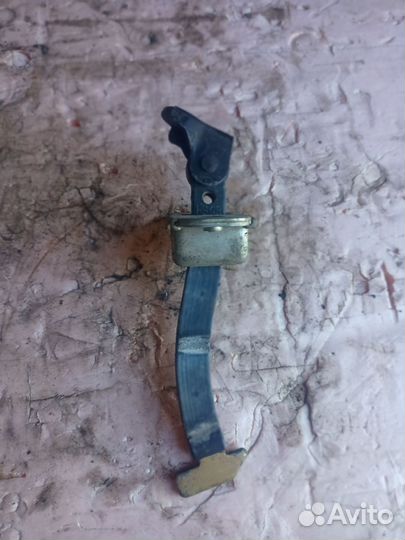 Ограничитель двери задний левый Lifan Solano