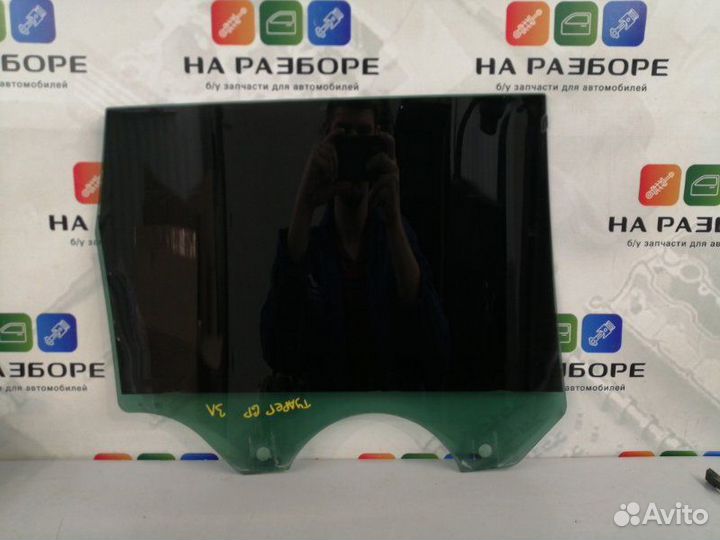 Стекло двери заднее левое Volkswagen Touareg GP