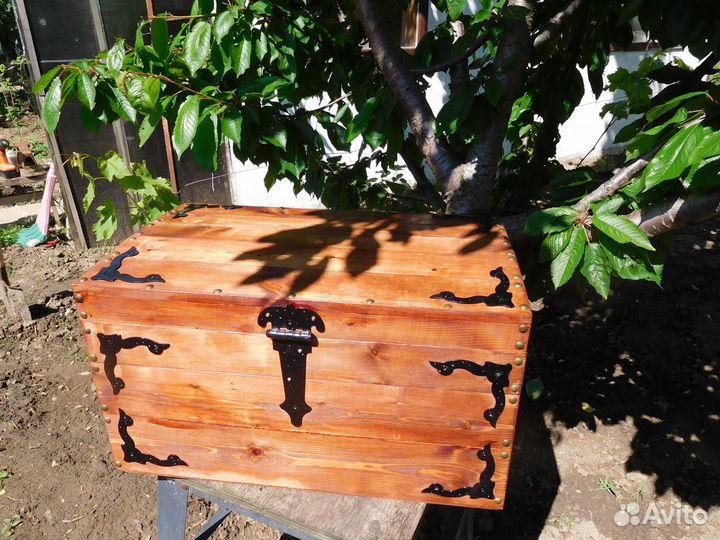 Шкатулки, ларцы, сундуки