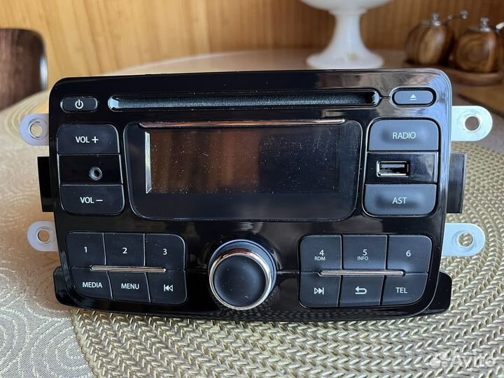 Штатная магнитола Renault (harn1003)