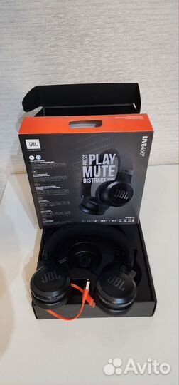 Бесповодные наушники JBL live 460