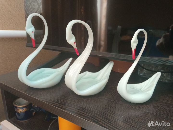 Лебеди Красный май цветное стекло СССР
