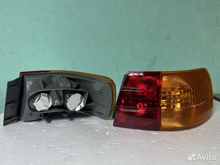 Задний фонарь Toyota Corona Premio