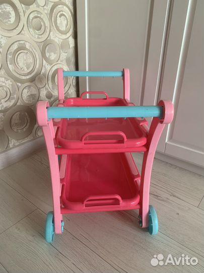 Сервировочный столик на колесиках