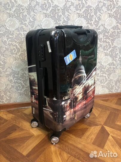 Чемодан с женскими вещами 40-42