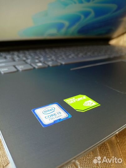 Ноут Lenovo i3-7th/MX150/8-256ssd