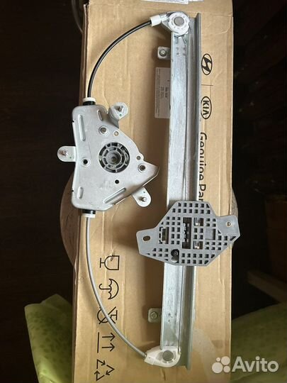 Стеклоподъемник передней левый