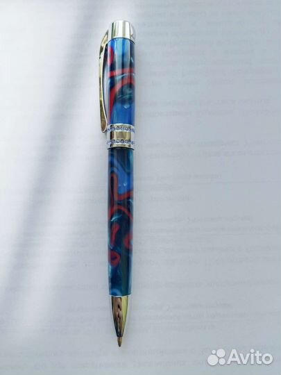 Шариковая ручка со стразами