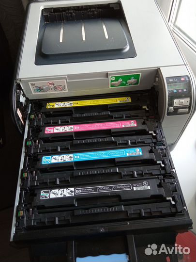 Цветной лазерный принтер HP Color LaserJet CP1515n