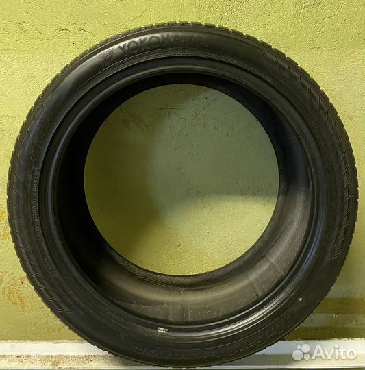 Yokohama BluEarth Winter V905 275/40 R20 V